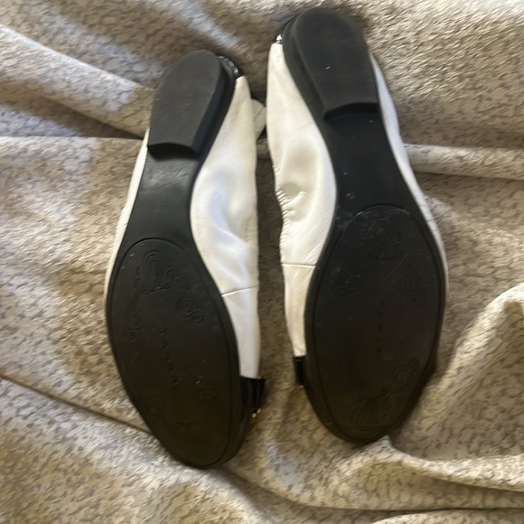 Tahari Spectator Shoe - Picture 3 of 3